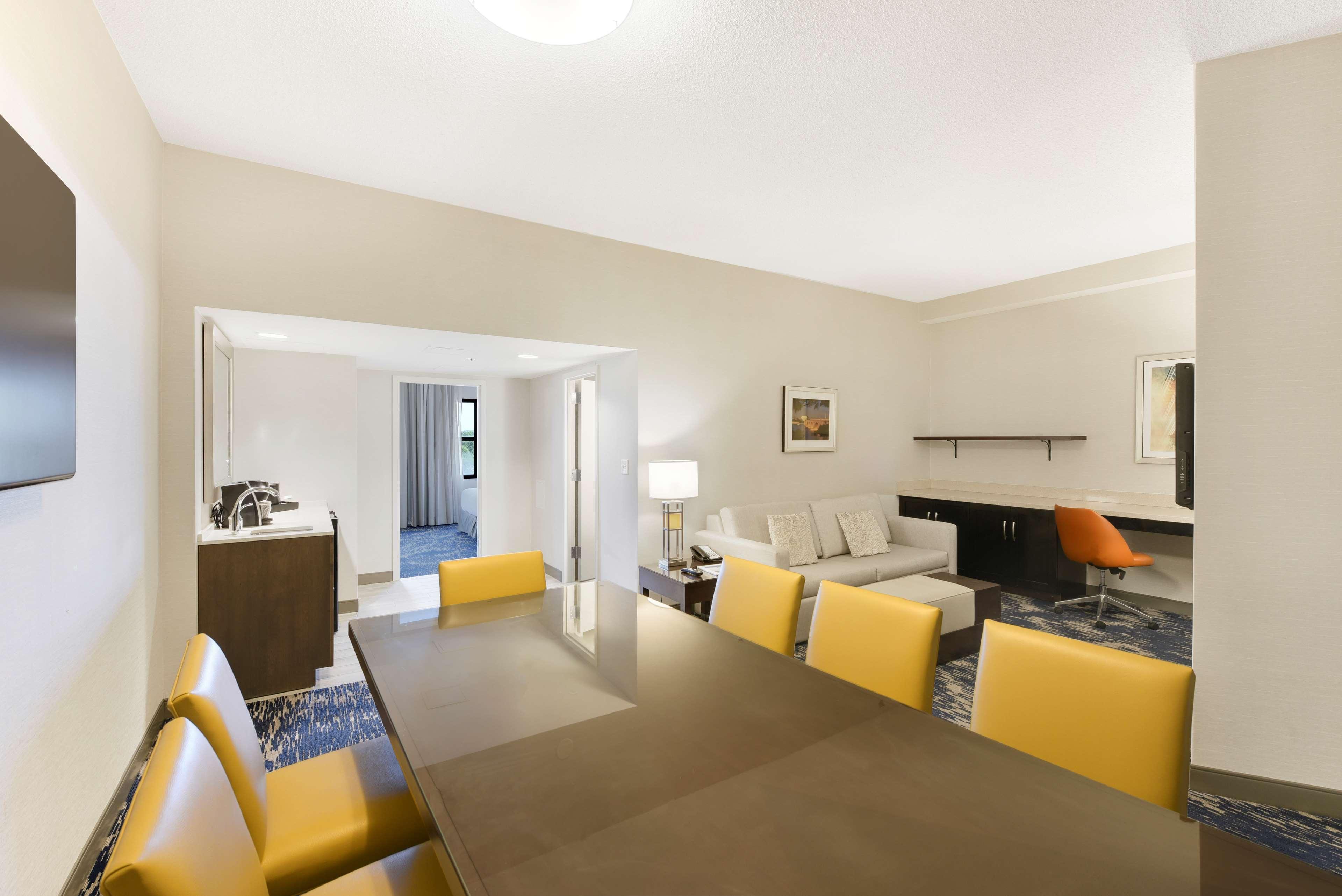 Embassy Suites By Hilton Alexandria Old Town Ngoại thất bức ảnh