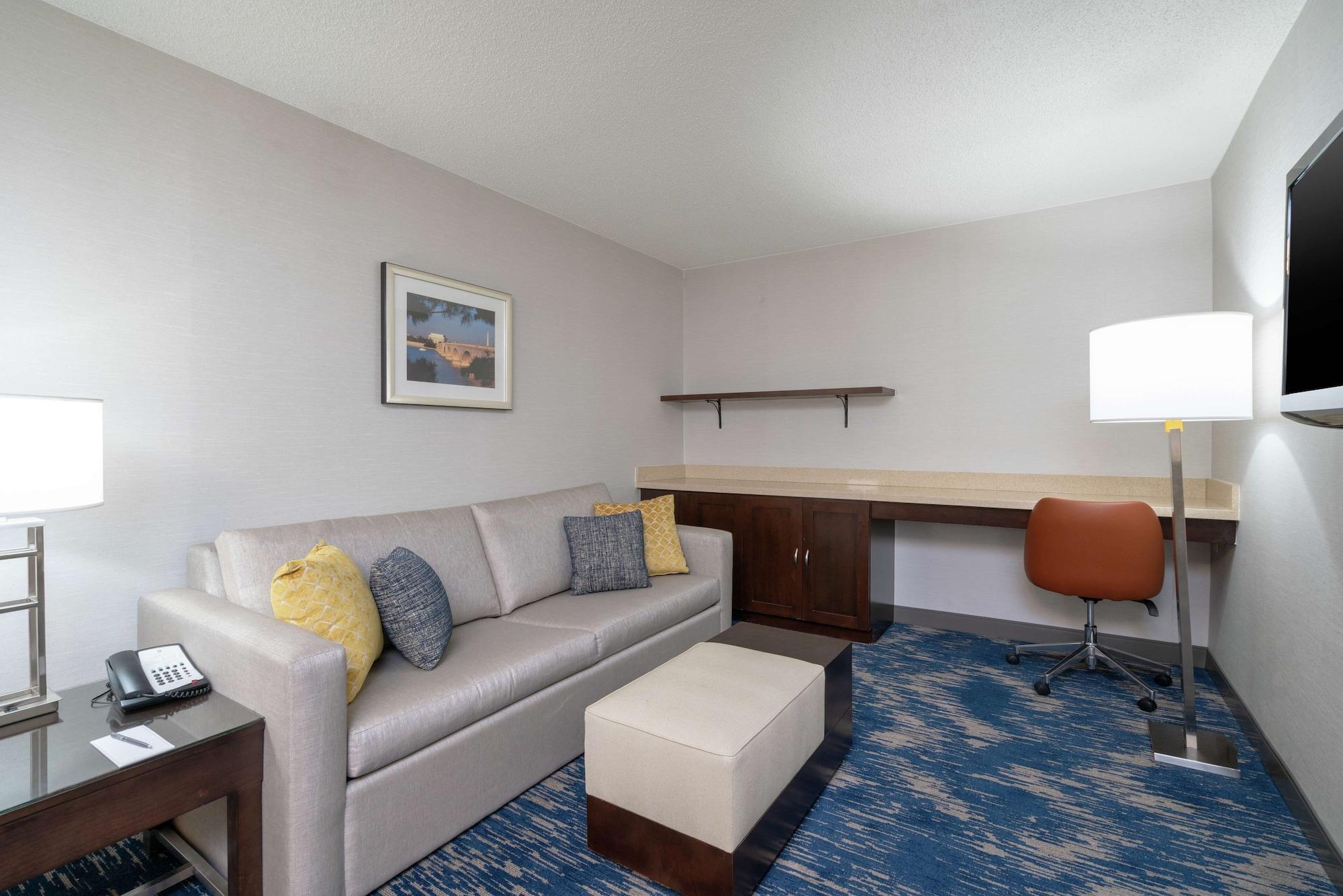 Embassy Suites By Hilton Alexandria Old Town Ngoại thất bức ảnh