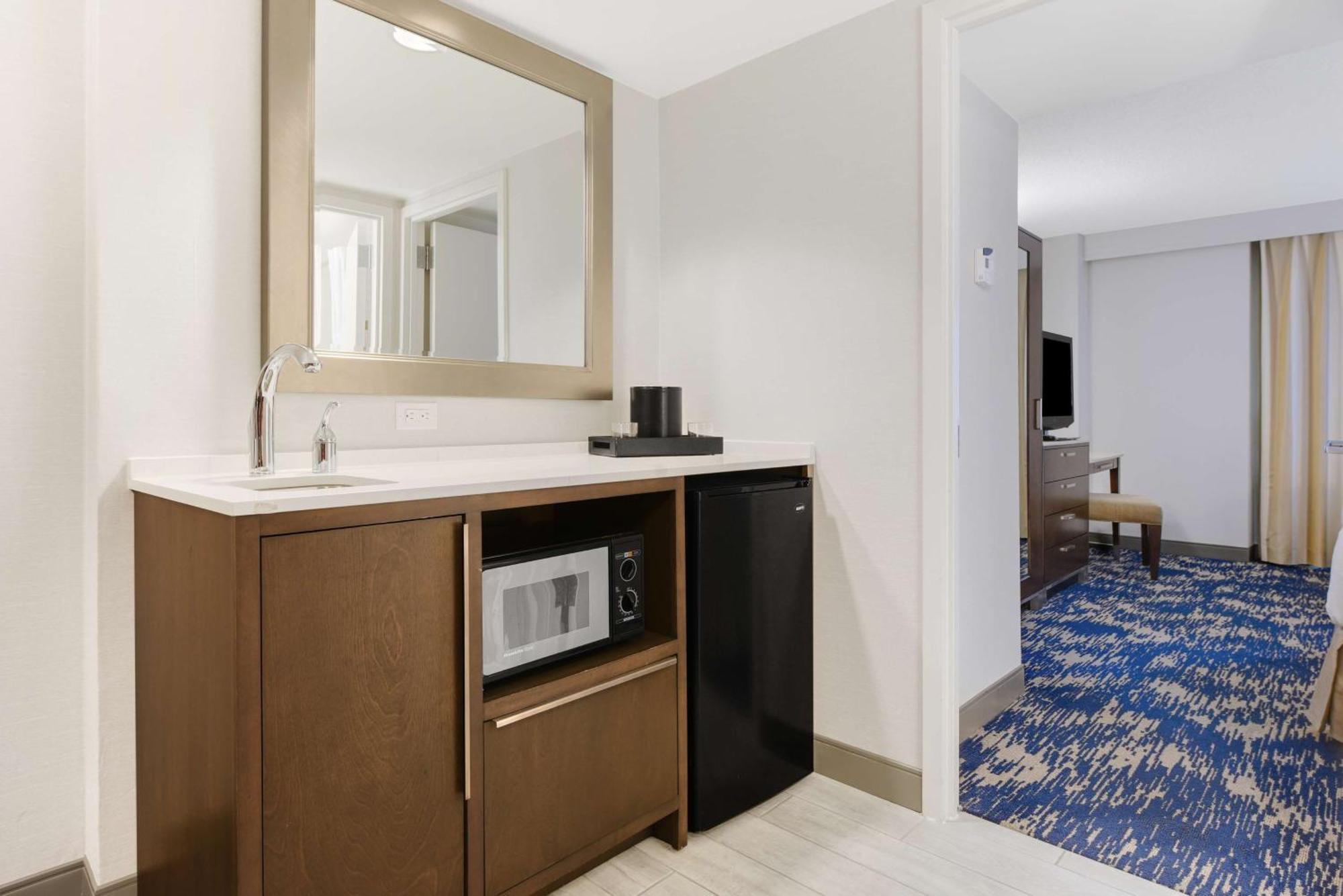Embassy Suites By Hilton Alexandria Old Town Ngoại thất bức ảnh